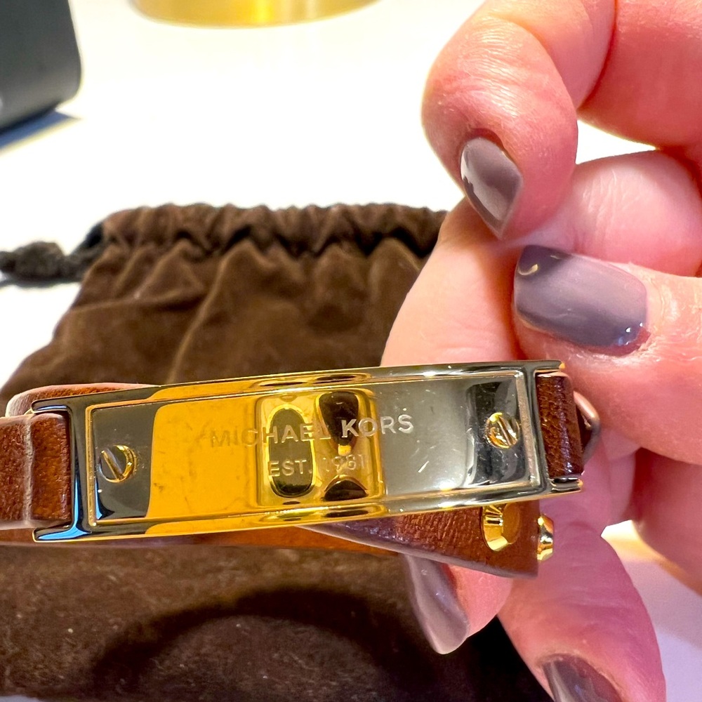 Micheal Kors leather bracelet only worn a few times like new
